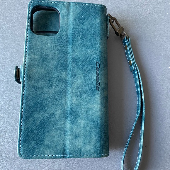 Pre-loved wristlet/phone case - Picture 5 of 5